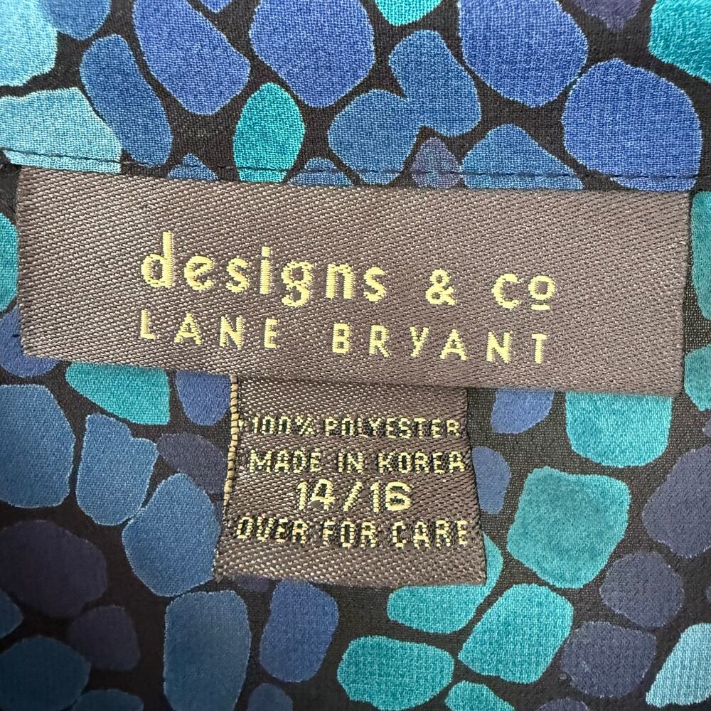 features a vibrant mosaic-style pattern in shades of blue and teal Size 14 - Picture 2 of 10